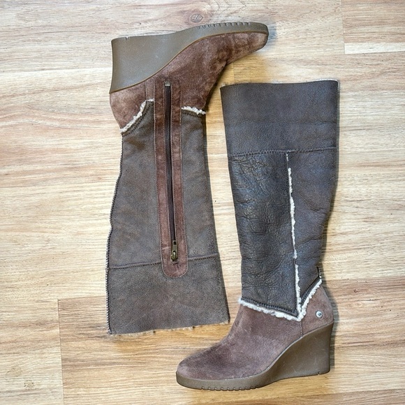 UGG Sandra Boots Suede & Shearling Tall - Picture 8 of 8
